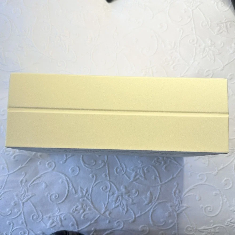 Hallmark Signature Keepsake Card Keeper‎ Velvet Textured Box Hook Clasp Yellow